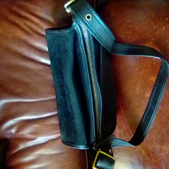 Coach messenger, saddle bag is black very today even though from early 1990 - Picture 11 of 14